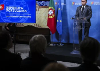 Governo aprova apoios à tesouraria e reposição da atividade em empresas