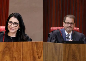 Estela Aranha e Floriano Azevedo tomam posse como ministros do TSE