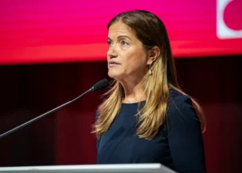 Bruxelas defende que é necessário “mover rapidamente fundos” para a transição energética