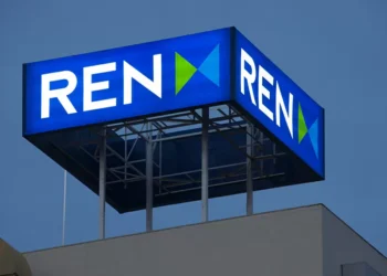 REN compra portfólio de ativos de transmissão elétrica no Chile