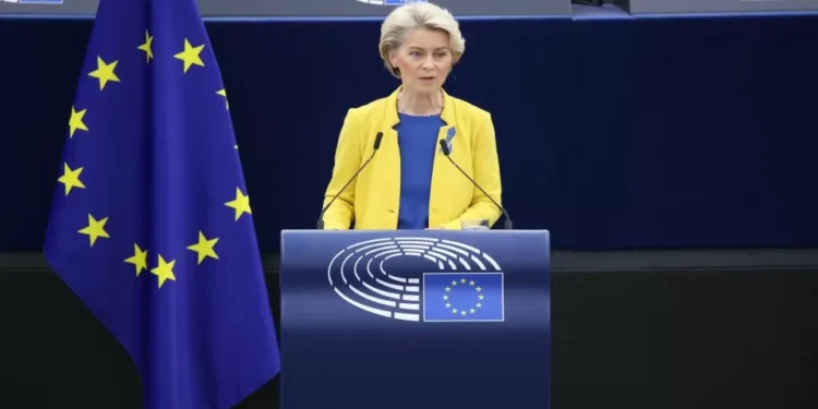 Ursula von der Leyen lamenta acidente mortal com elevador da Glória em Lisboa