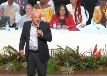 Possivelmente serei candidato a presidente outra vez, diz Lula