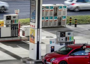 Combustíveis: gasóleo sobe e gasolina desce esta semana