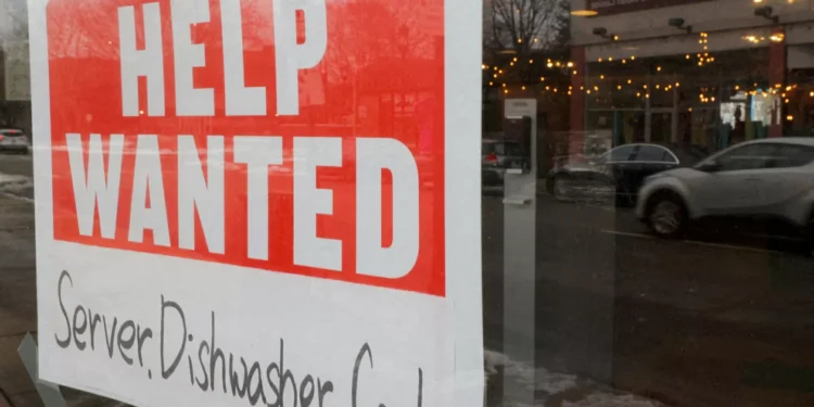 Taxa de desemprego nos EUA deve ter ficado em 4,3% em setembro, diz Fed de Chicago