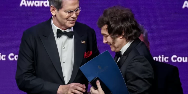 Secretário dos EUA diz a investidores que agora é a vez deles resgatarem a Argentina