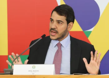 Messias se destaca para vaga no STF por ser evangélico, diz especialista