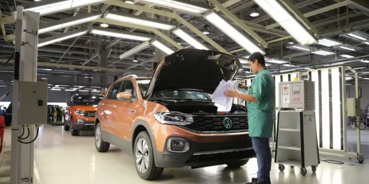 Cadeia automotiva alerta para escassez de semicondutores