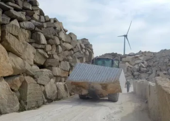 Pedra ficou 40% mais cara com tarifas dos EUA e dólar fraco