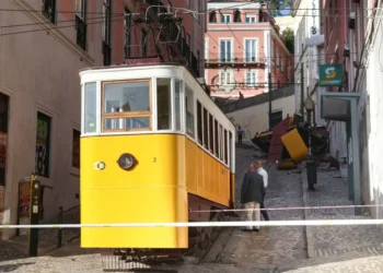 Cabo do Elevador da Glória não estava certificado para transporte de pessoas, conclui relatório
