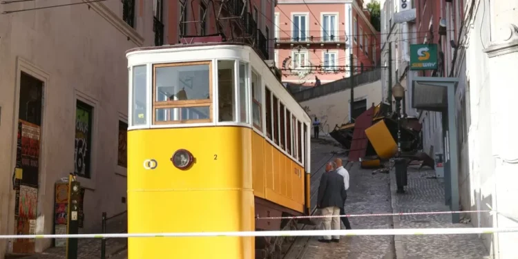 Cabo do Elevador da Glória não estava certificado para transporte de pessoas, conclui relatório