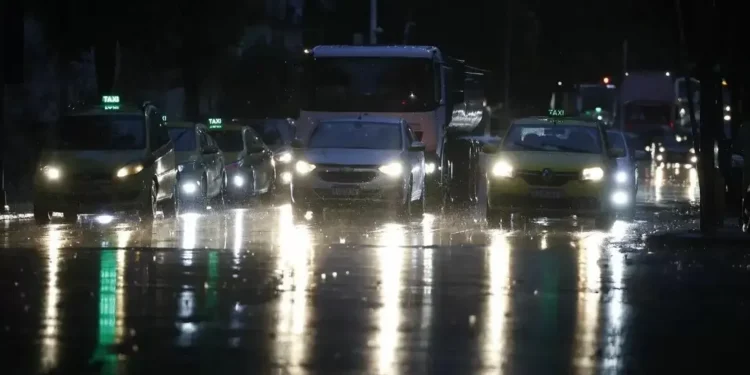 Rio tem alerta de chuva, ventos e ressaca do mar nas próximas horas