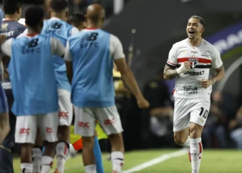 São Paulo: Crespo perde Luciano por lesão e tem baixas no ataque