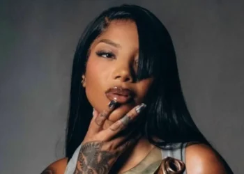 Ludmilla lança “Fragmentos” unindo R&B e brasilidade em novo álbum