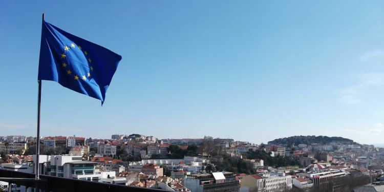 Comissão Europeia financia projeto português de fabrico de baterias de lítio