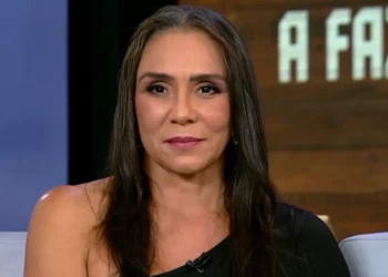 “Eu me arrependi de ter mostrado os seios”, diz eliminada de “A Fazenda”