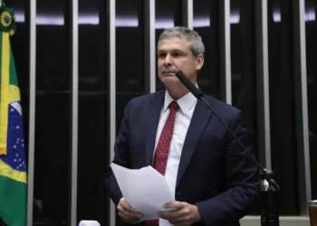 Lindbergh critica quarta versão do relatório de Derrite do PL Antifacção