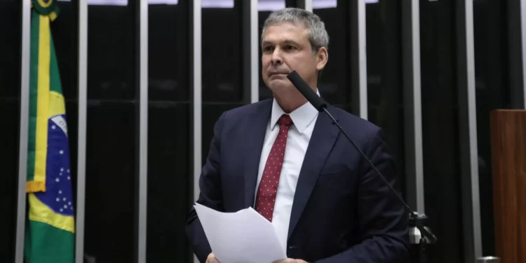 Lindbergh critica quarta versão do relatório de Derrite do PL Antifacção