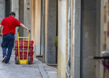 Desemprego registado cai 4,7% em outubro em termos homólogos e 1,6% face a setembro