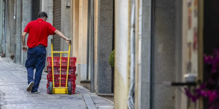 Desemprego registado cai 4,7% em outubro em termos homólogos e 1,6% face a setembro