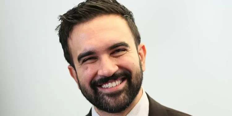 Quem é Zohran Mamdani, socialista e 1° prefeito muçulmano de Nova York