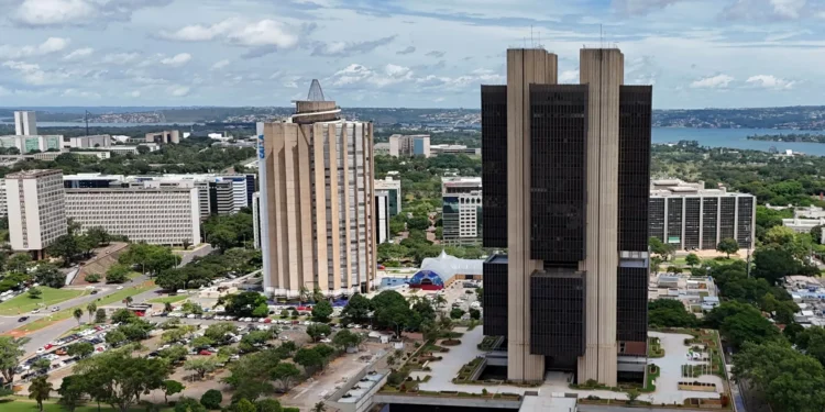 Dívida pública bruta do Brasil sobe e fica em 78,1% do PIB em setembro, mostra BC