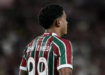 Atacante do Fluminense admite surpresa com postura do São Paulo em goleada