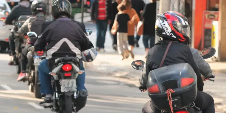 Número de emplacamentos de veículos segue em alta