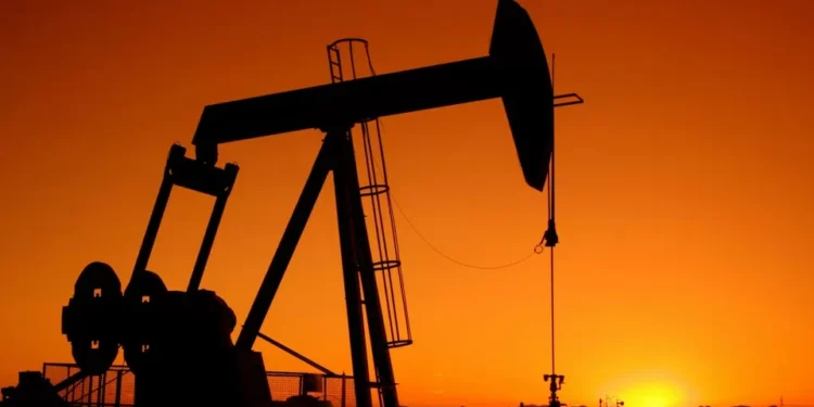 OPEP+ anuncia aumento da produção de petróleo em 137 mil barris por dia em dezembro