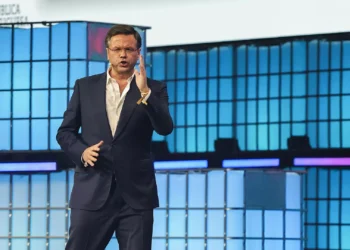 Investimento de 16 mil milhões. Ministro da Reforma do Estado lança Portugal como “líder mundial” de IA