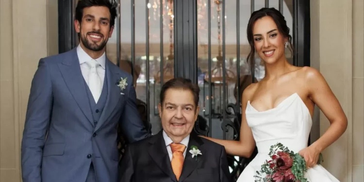 Lara Silva, filha de Faustão, atualiza estado de saúde do pai