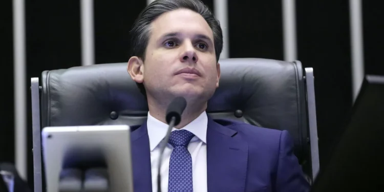 Hugo critica PT por “incoerência histórica” ao citar Ulysses Guimarães