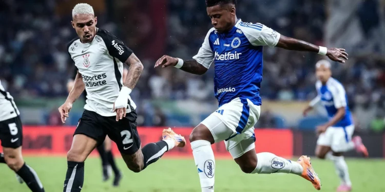 Cruzeiro x Corinthians: jogador leva cartão amarelo no intervalo do jogo