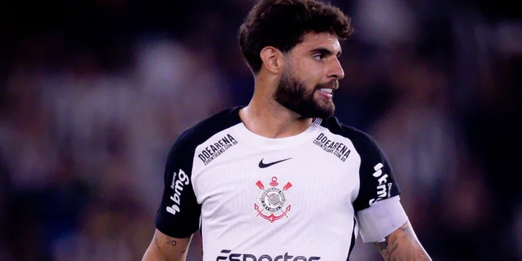 Yuri Alberto sente dores e é substituído em jogo contra o Cruzeiro