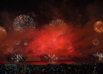 Rosto humano de drones vai “falar com as pessoas” durante Réveillon no Rio