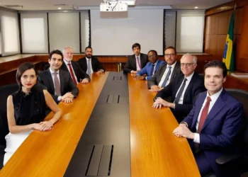 Copom joga ‘água fria’ na espera por corte em janeiro e cita incertezas à frente