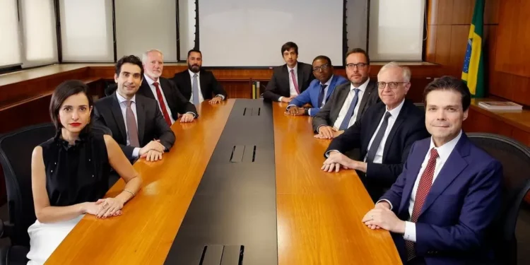 Copom joga ‘água fria’ na espera por corte em janeiro e cita incertezas à frente