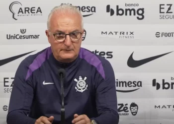 Dorival reclama de “desrespeito” contra técnicos brasileiros: “Lamentável”