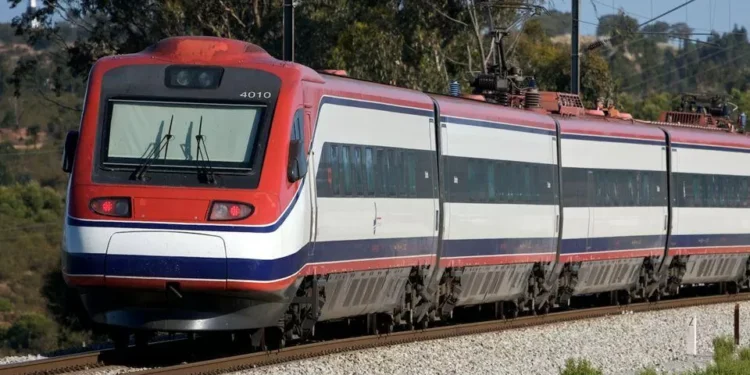 Trabalhadores dos bares dos comboios da CP em greve a partir desta terça-feira
