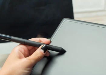Como escolher a caneta ideal para o seu tablet: precisão, preço e recursos