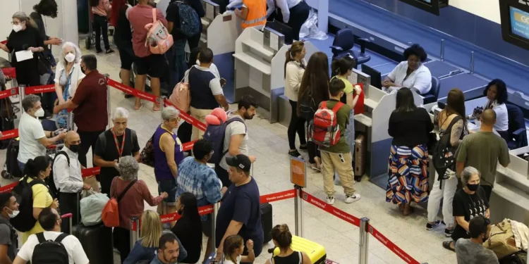 Prefeitura do Rio aciona TCU por limite de passageiros no Santos Dumont