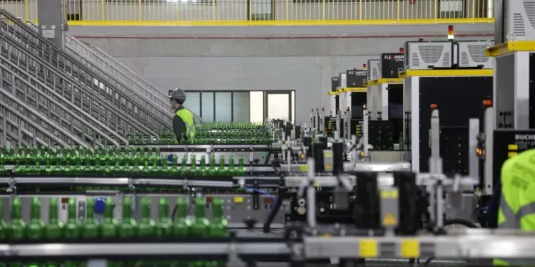 Ambev inaugura megafábrica de R$ 1 bilhão no Paraná