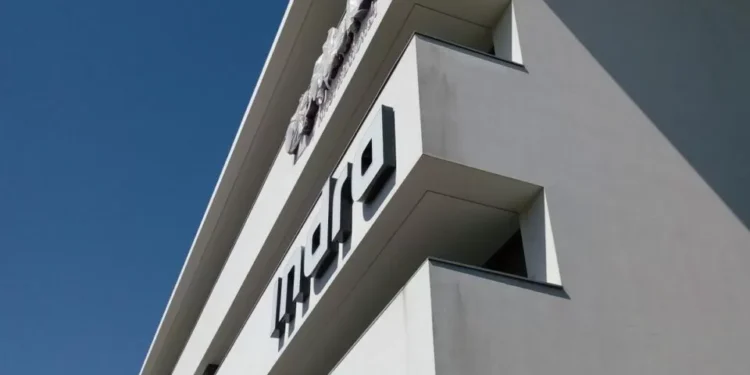 Tecnológica espanhola Indra fecha compra da Hispasat por 725 milhões