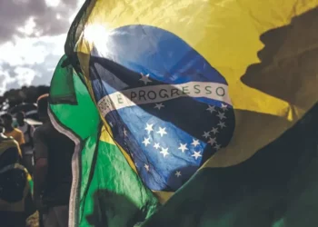 Balanço de 2025: Brasil entre protagonismo global, julgamento de Bolsonaro e guerra tarifária com Estados Unidos