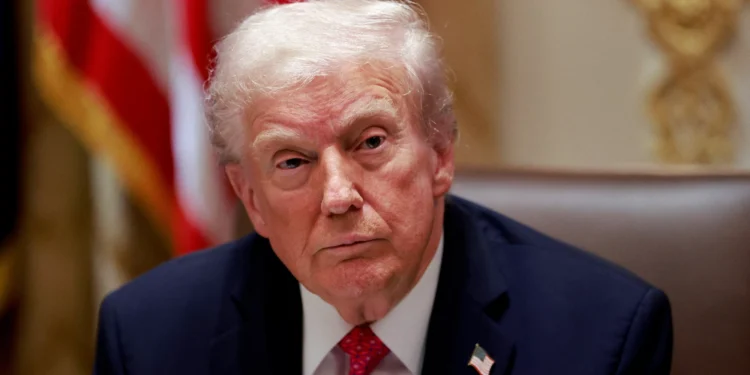 Trump diz estar “desapontado” por Zelensky não ter lido plano de paz