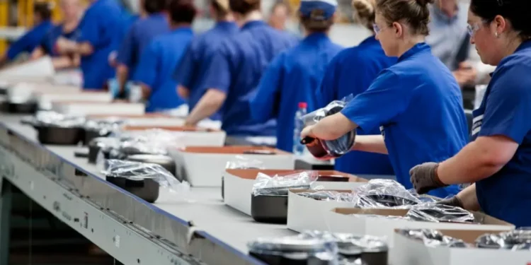 Indústria gaúcha cresce em outubro, mas emprego recua