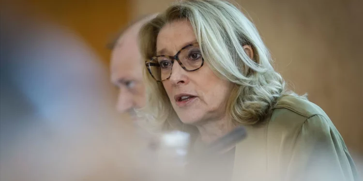 Ministra convoca UGT para reunião na terça-feira para discutir alterações à lei laboral