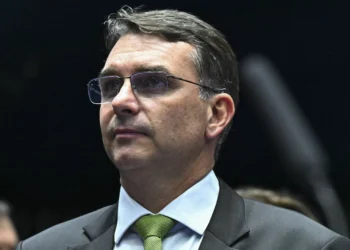 Análise: Pré-candidatura de Flávio testa popularidade e foca na anistia