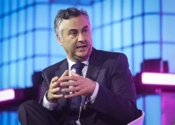 Governo cria “bolsa de incentivo” de 1.045 euros para estudantes mais pobres