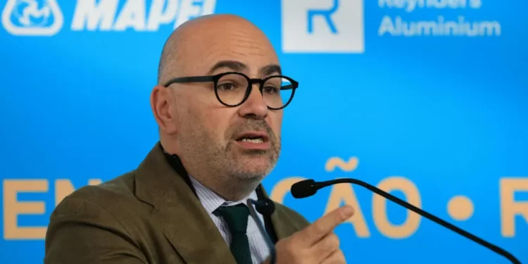 Metro do Mondego que liga Coimbra a Serpins será gratuito a partir de 16 dezembro até final do mês