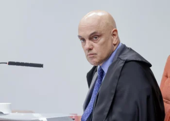 Moraes critica redução de penas e diz que STF defenderá a democracia